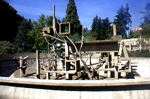 Affen-Freinlage vor dem Umbau mit Pavianen im Laufrad (1997)